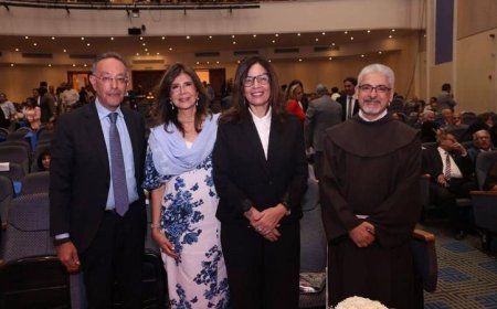 وزيرة الثقافة تشارك في احتفالية دخول العائلة المقدسة إلى مصر في الكاتدرائية