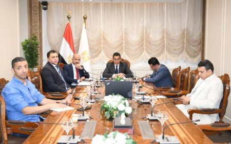 جوهر نبيل يجتمع مع مسؤولي شركة دافينج الصينية لتعزيز التعاون وتوطين الصناعة في المنطقة
