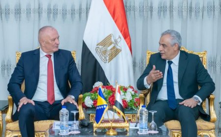 وزير الدولة للإنتاج الحربي ووزير دفاع البوسنة والهرسك يناقشان سبل تعزيز التعاون المشترك