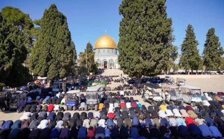 65 ألف فلسطيني يحضرون صلاة الجمعة في المسجد الأقصى المبارك