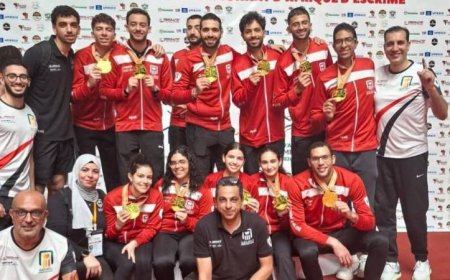 وزير الشباب يحتفي بأبطال السلاح بعد فوز مصر بصدارة جدول ميداليات بطولة أفريقيا