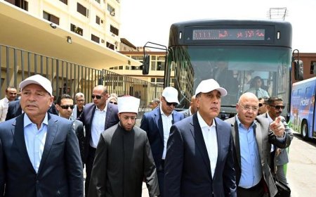 رئيس الوزراء يستعرض تطوير هيئة النقل العام بالقاهرة من خلال جولة ميدانية بالصور