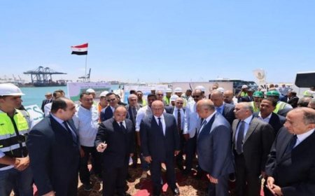 وزير النقل يقوم بزيارة ميدانية لمشروعات تطوير ميناءي الإسكندرية والدخيلة الحالية
