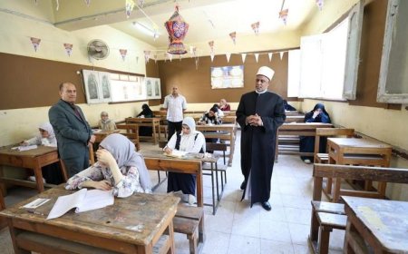 رئيس المعاهد الأزهرية يقوم بجولة تفقدية في لجان امتحانات الثانوية الأزهرية بمحافظة الغربية