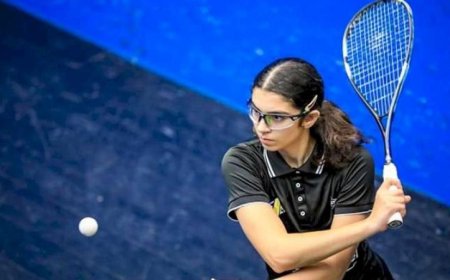 أمينة عرفي تكتب التاريخ كأصغر بطلة في تاريخ بطولة بريطانيا المفتوحة للإسكواش