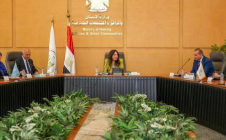 وزيرة الإسكان تراقب تقدم مشروعات مياه الشرب والصرف الصحي في القليوبية والعبور