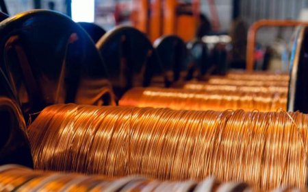 تراجع سعر النحاس وسط زيادة التوقعات برفع أسعار الفائدة في الولايات المتحدة