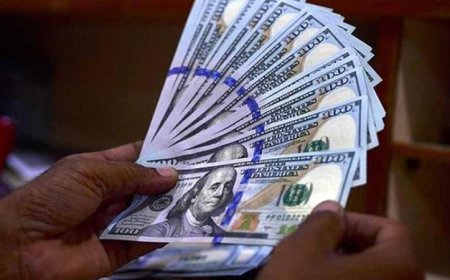 الدولار الأمريكي يتراجع وسط زيادة التفاؤل بشأن اتفاق إعادة فتح مضيق هرمز
