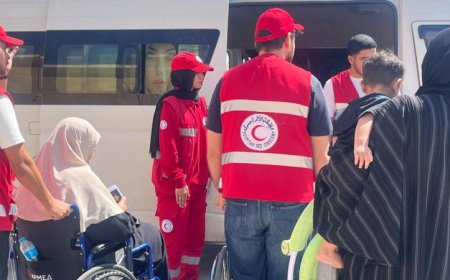 الهلال الأحمر المصري يستقبل الدفعة الخمسين من الجرحى الفلسطينيين في خطوة إنسانية هامة