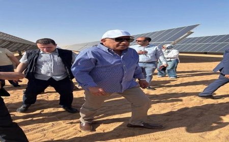 وزير الكهرباء يتفقد مجمع بنبان للطاقة الشمسية في أسوان ويستعرض أحدث التطورات