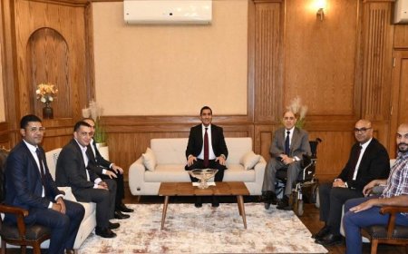 وزير الرياضة يناقش خطة إعداد البطل البارالمبي مع رئيس اللجنة المختصة