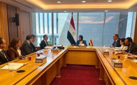 نائب وزير الخارجية تستضيف نائب رئيس البنك الأوروبي لإعادة الإعمار والتنمية لتعزيز التعاون الاقتصادي