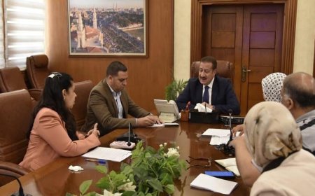 محافظ بورسعيد يترأس اجتماعًا لمتابعة تقدم العمل في إدارات الديوان العام