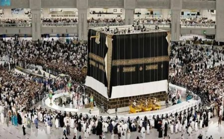 استعدادات دقيقة لتغيير كسوة الكعبة المشرفة مع بداية العام الهجري الجديد