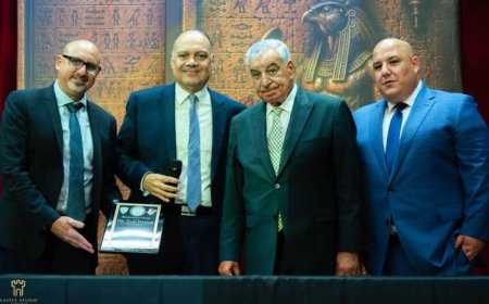 زاهي حواس يكشف أسرار توت عنخ آمون ووادي الملوك في محاضرة مثيرة للجمهور الأمريكي