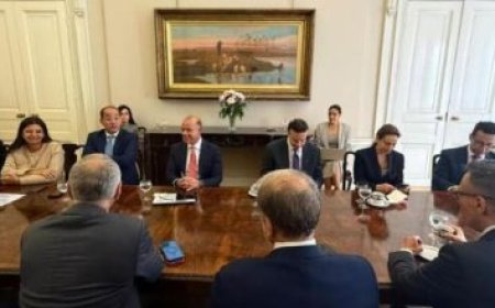 وزير الكهرباء يتعاون مع البنك الأوروبي لإعادة الإعمار لتعزيز مشروعات الطاقة المتجددة في مصر