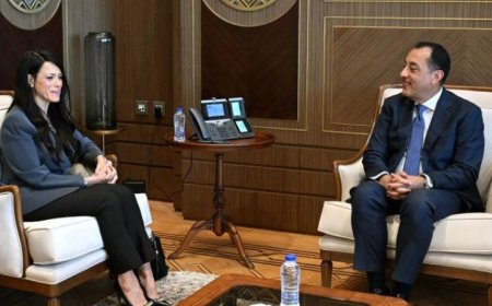 رئيس الوزراء يستعرض مع المشاط التجربة المصرية الناجحة في مشروعات الربط العابر للحدود