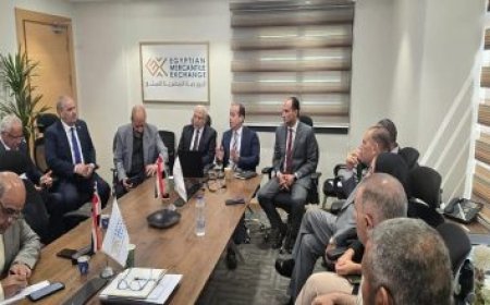 وزير الاستثمار يوقع عقد حق انتفاع لمبنى المعرض الدائم لتعزيز النمو الاقتصادي