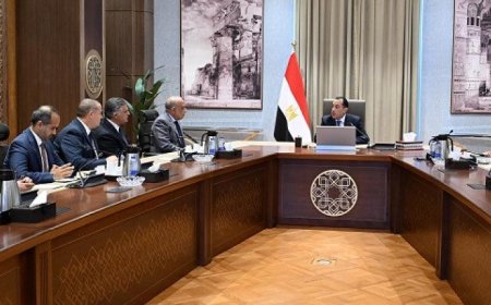 رئيس الوزراء يراقب تقدم مشاريع الطاقة الجديدة والمتجددة وأهم المستجدات في تنفيذها