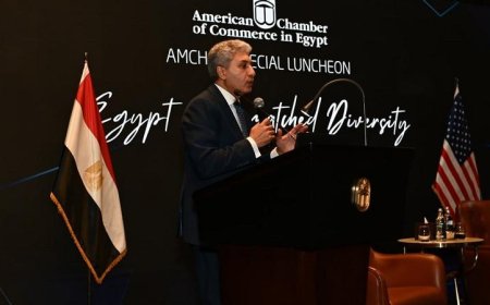وزير السياحة يكشف عن استراتيجية لتعزيز التنمية الاقتصادية والسياحية المستدامة