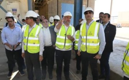 وزيرة الإسكان تراجع تقدم مشروعات التطوير في مدن الصعيد الجديدة بمصر