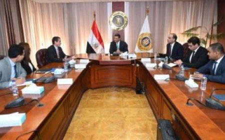 وزير النقل يعلن توقيع عقود هامة لتطوير السكك الحديدية ونظم الإشارات للنقل الذكي