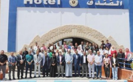 مساعد وزير الخارجية للشئون الأفريقية يقوم بزيارة تاريخية إلى الصومال لتعزيز التعاون الثنائي
