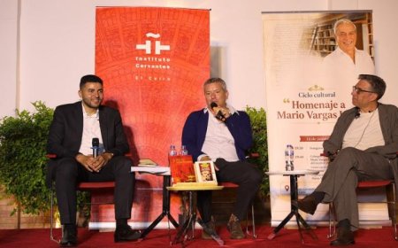 معهد ثربانتس يحتفي بإرث ماريو باراجس يوسا في الذكرى السنوية الأولى لوفاته