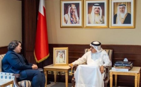 البحرين وأمريكا تتعاونان من أجل تعزيز العلاقات الثنائية ودعم جهود السلام