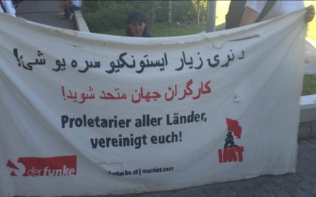 فتيات أفغانيات يتظاهرن أمام الأمم المتحدة في فيينا ضد انتهاكات طالبان