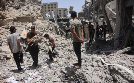 استشهاد أربعة فلسطينيين في قصف شقة سكنية بغزة إثر العدوان الإسرائيلي