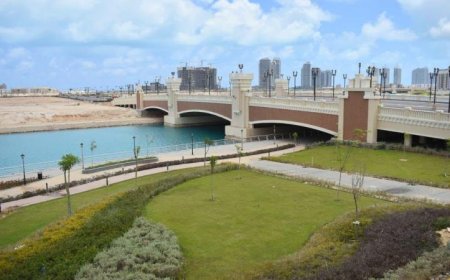 وزيرة الإسكان تتفقد تقدم تنفيذ أبراج مارينا العلمين والحي اللاتيني