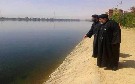 إيبارشية أسوان تحتفل بتقليد تاريخي لطلب البركة من النيل للحفاظ على مصر وشعبها