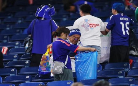 مشجعو اليابان يتألقون وينظفون استاد مونتيري بعد انتصارهم على تونس