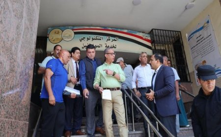 محافظ الجيزة يزور المركز التكنولوجي في العجوزة للاستماع إلى شكاوى المواطنين