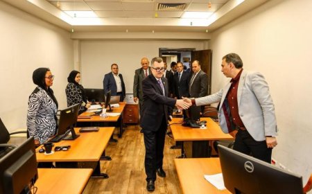 وزير التخطيط يبرز ضرورة تعزيز وتطوير الخدمات الرقمية لتحقيق كفاءة أفضل