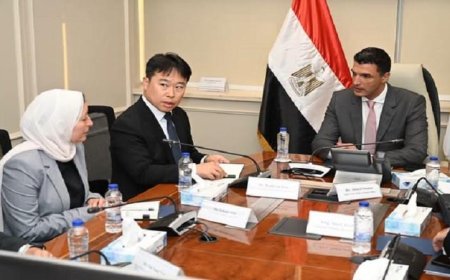 وزير الصناعة يناقش مع سامسونج إلكترونيكس تعزيز التصنيع في قطاع الإلكترونيات