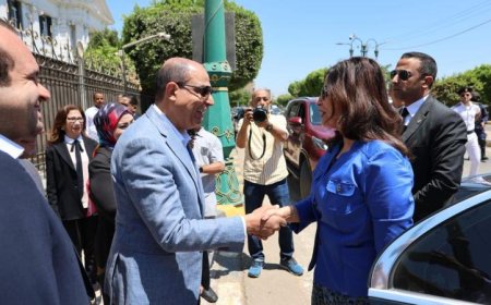 وزيرة الثقافة ومحافظ المنيا يناقشان تعزيز البنية التحتية للمواقع الثقافية بالمحافظة