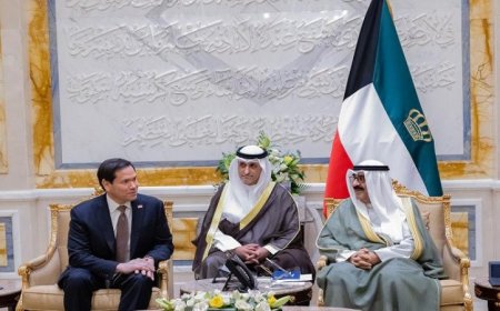 أمير الكويت يناقش مع وزير الخارجية الأمريكي التطورات الحالية في المنطقة