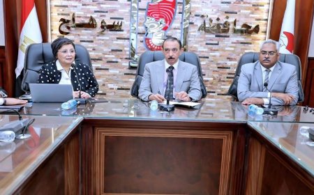 محافظ سوهاج ونائب وزير الصحة يقودان المجلس الإقليمي للسكان لتعزيز التنمية المحلية