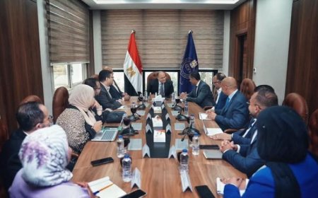 رئيس هيئة الدواء المصرية يرحب بزيارة وفد شركة جلاكسو سميثكلاين مصر لتعزيز التعاون الصحي