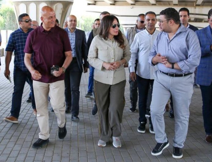 وزيرة الإسكان تراقب تقدم مشاريع ربط خطوط الصرف الرئيسية في القاهرة الجديدة