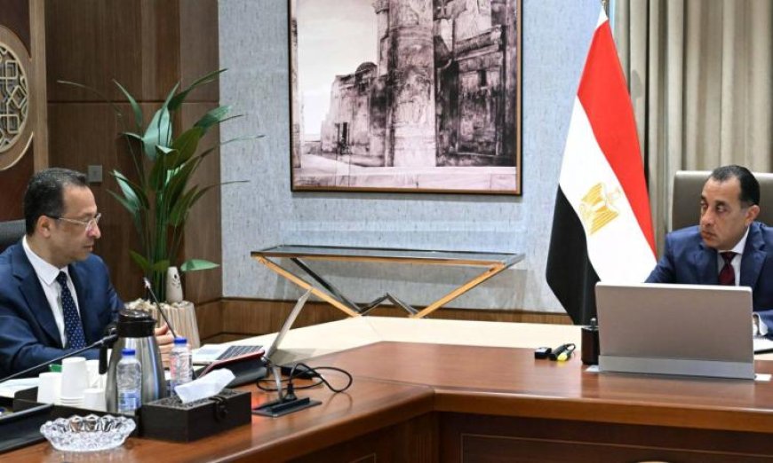 رئيس الوزراء يناقش مع وزير الاتصالات استراتيجيات جذب شركات التعهيد لتعزيز الاقتصاد الوطني