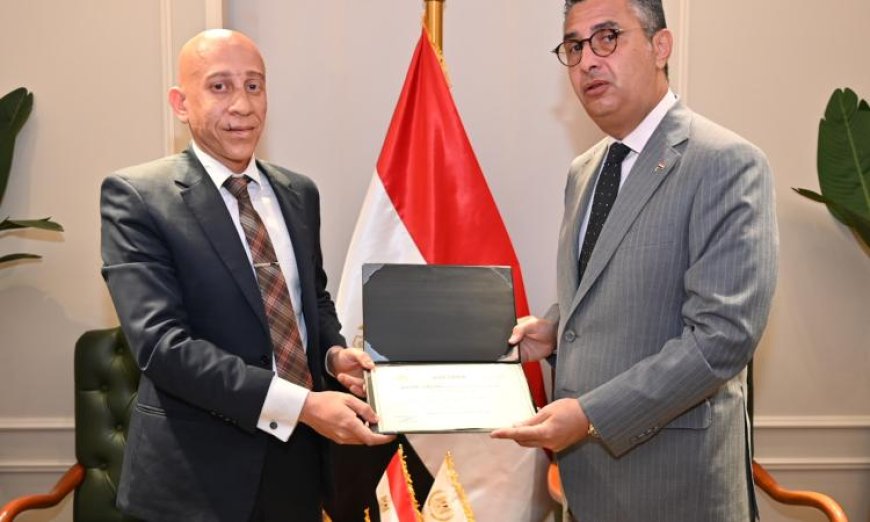 وزير التموين يؤكد أهمية تحفيز الكفاءات المتميزة لتعزيز كفاءة الرقابة والانضباط في الأسواق