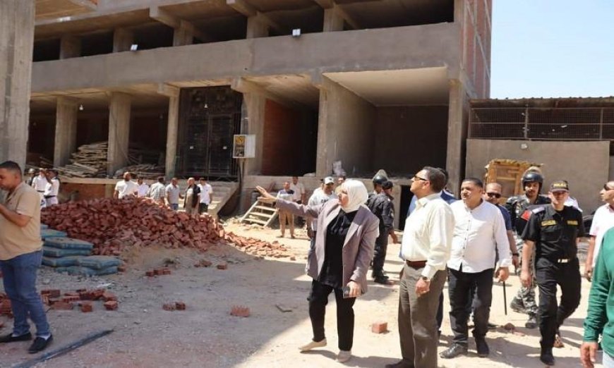 محافظ القليوبية يشارك في إزالة مبنى مخالف في حي غرب شبرا الخيمة