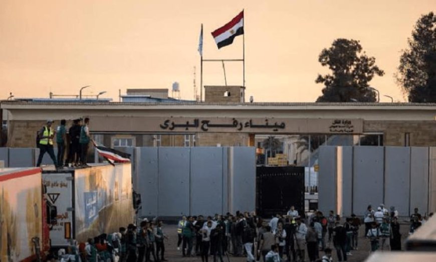 استقبال معبر رفح البري دفعة جديدة من الفلسطينيين العائدين إلى غزة