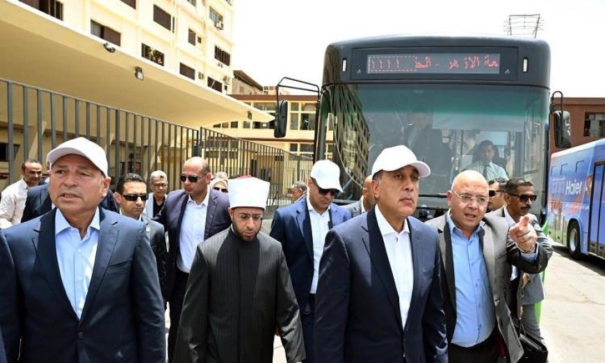 رئيس الوزراء يستعرض تطوير هيئة النقل العام بالقاهرة من خلال جولة ميدانية بالصور