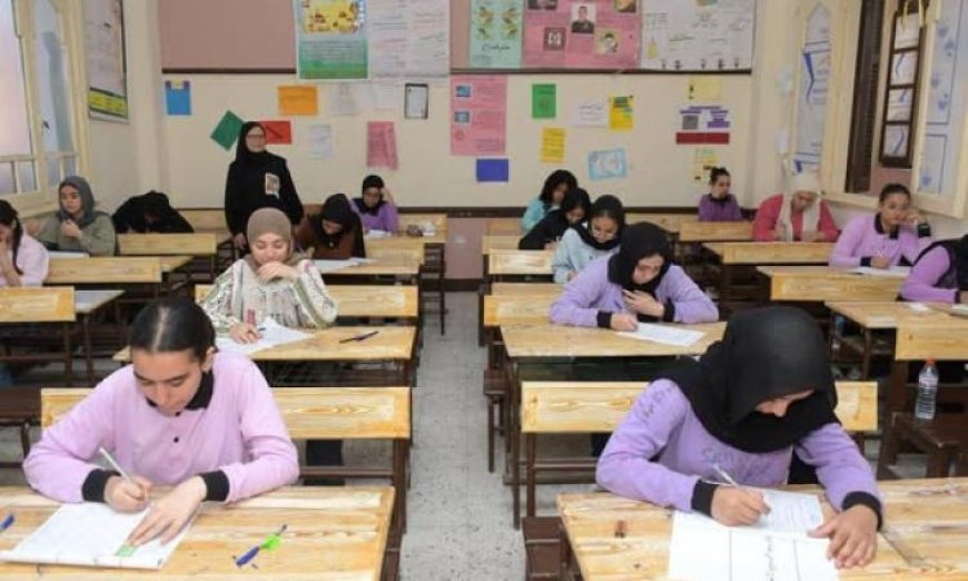 نجاح امتحانات الشهادة الإعدادية في جميع المحافظات وتفاعل الطلاب بكثافة