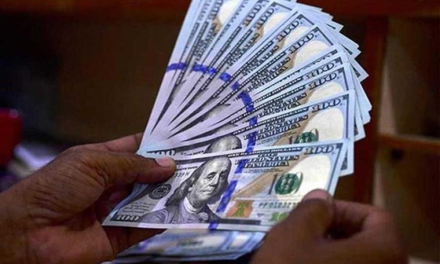 الدولار الأمريكي يتراجع وسط زيادة التفاؤل بشأن اتفاق إعادة فتح مضيق هرمز