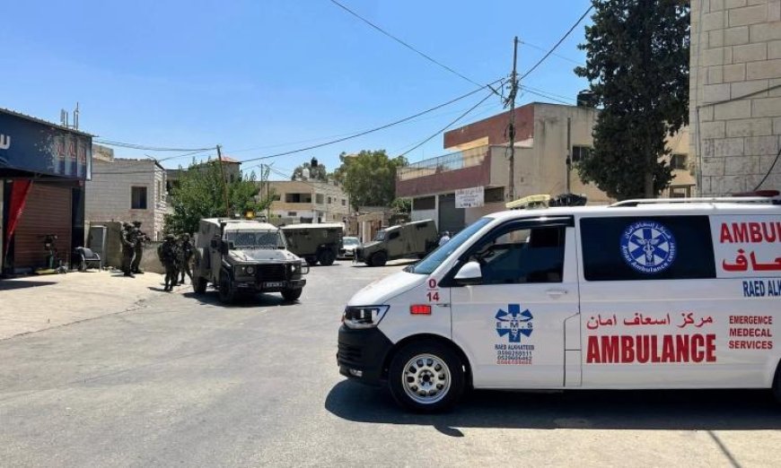 إصابة 4 فلسطينيين وإغلاق طرق نتيجة اعتداءات المستوطنين غرب رام الله